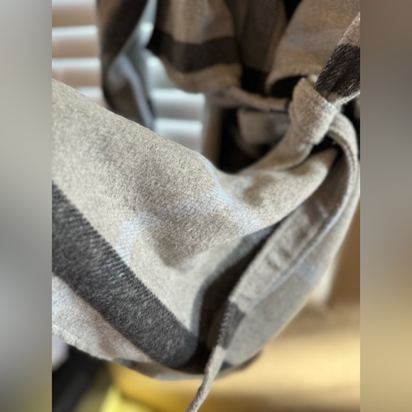 FAVLUX GRAY STRIPPED COAT SIZE S - Picture 5 of 9